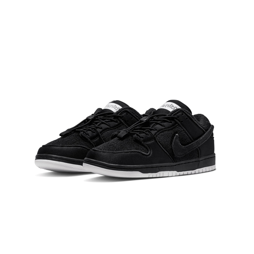 NIKE SB X GNARHUNTERS MENS DUNK LOW PRO QS SHOES