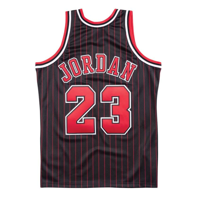 Authentic Jersey Chicago Bulls Alternate 1996-97 Michael Jordan